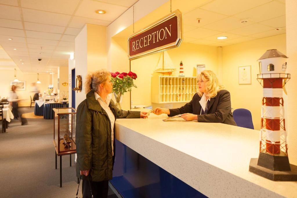 Hotel Senator Marina Wedel Dış mekan fotoğraf
