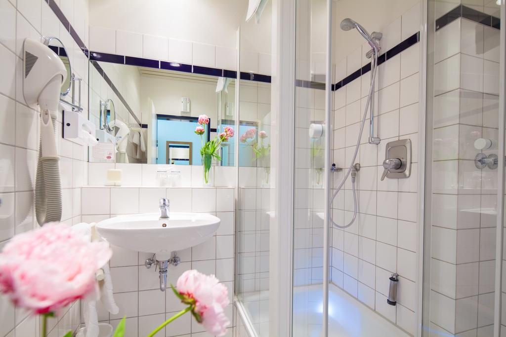 Hotel Senator Marina Wedel Dış mekan fotoğraf